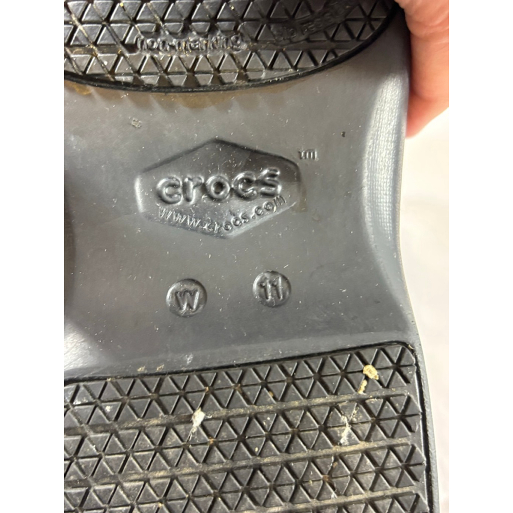 Women's Crocs Mules & Clogs Size 11 Black Pink Purple Paisley Pattern - Picture 7 of 9